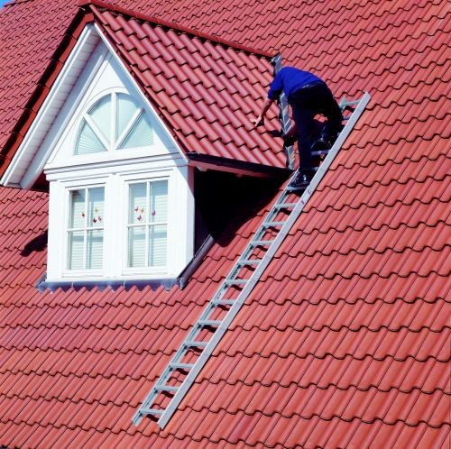 Alu-Kaminkehrerleiter: Flexible und sichere Lösung für Dacharbeiten (Farbe: RAL 8004 Rot)